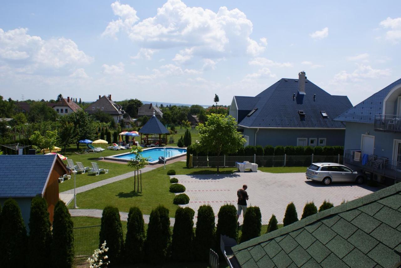 Kek Vendeghaz Family Resort Gyenesdias Luaran gambar